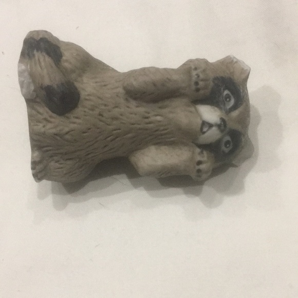 Little Raccoon Resin Animal - Picture 8 of 8